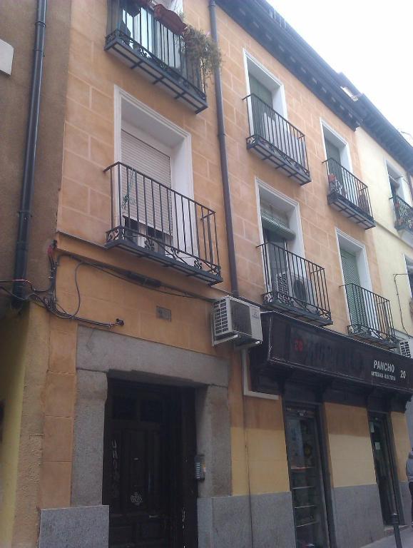 Km1 Amparo Apartments Madrid Exterior photo