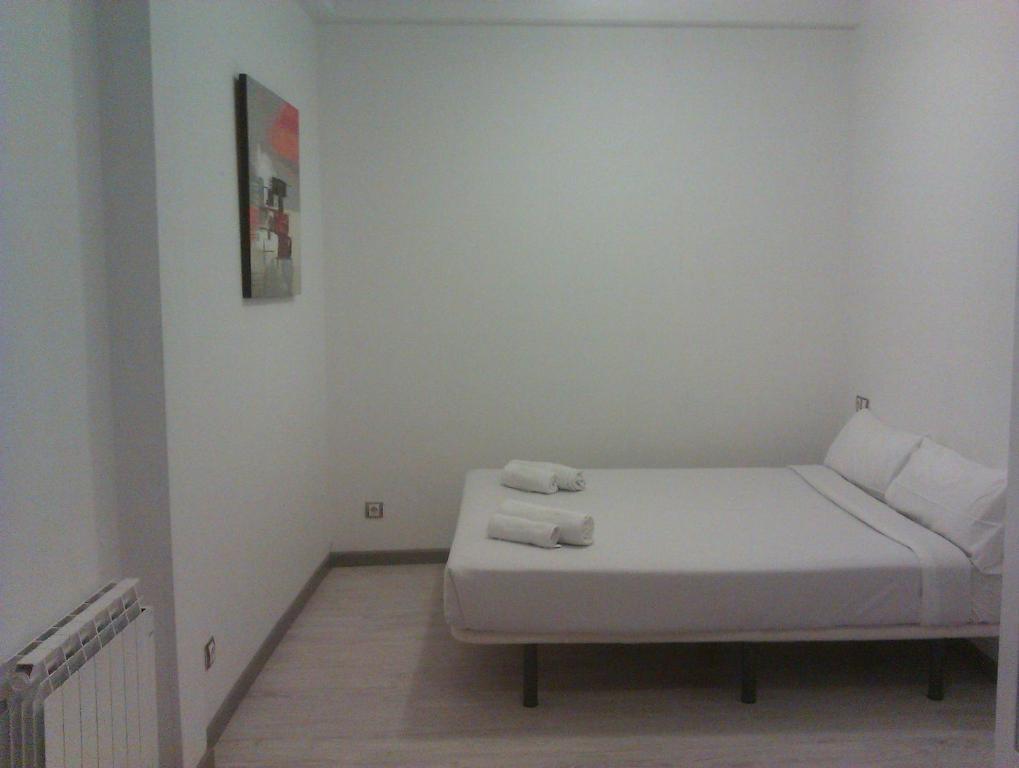 Km1 Amparo Apartments Madrid Room photo