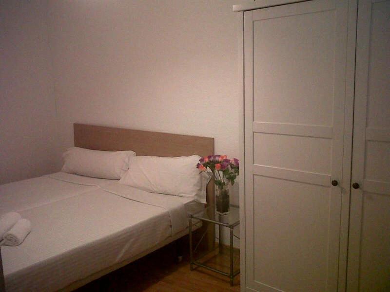 Km1 Amparo Apartments Madrid Room photo